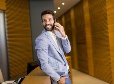 ofiste modern iş adamı