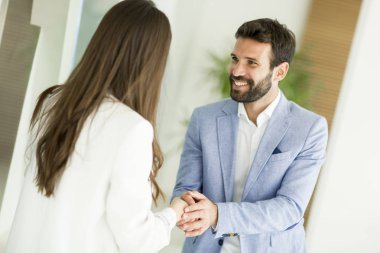 El sıkışma businesspeiole ofiste