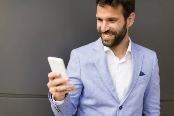 Hombre de negocios moderno en la oficina — Foto de Stock