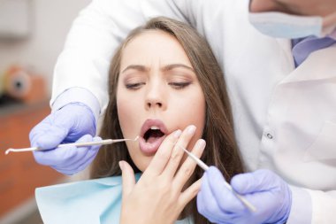 Diş check-up olan hasta