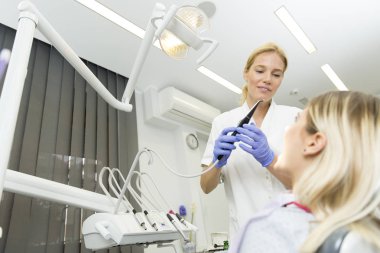 Diş check-up olan hasta