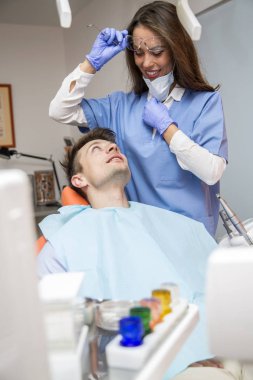 Diş check-up olan hasta