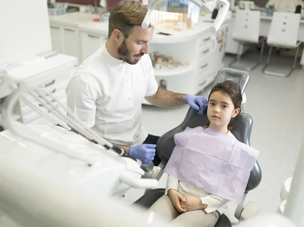 Dětského pacienta u zubaře — Stock fotografie