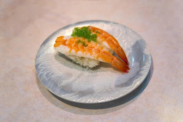 Comida japonesa em prato — Fotografia de Stock