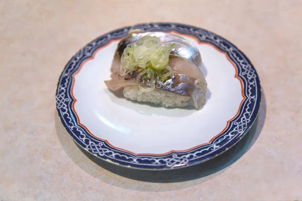Японская еда на тарелке — стоковое фото