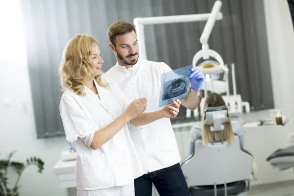 Doctors at dentist office — Stock Photo, Image