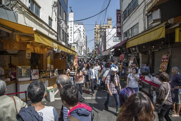 Tsukiji Balık pazarı Tokyo'da