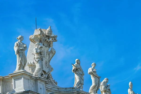 Sculptures from facade of the St Peter's basilica — Stock Photo, Image