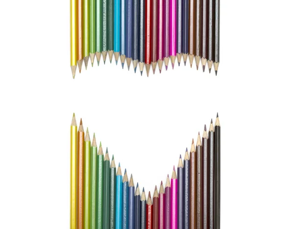 Kalp şeklinde renkli kalemler — Stok fotoğraf