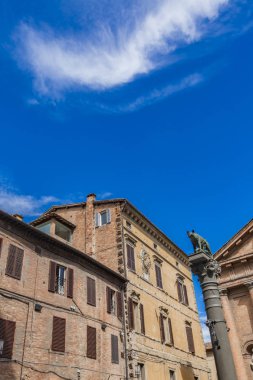 Piazza Tolomei in Siena
