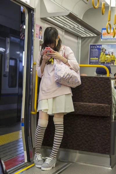 Mujer en el metro de Kyoto — Foto de Stock