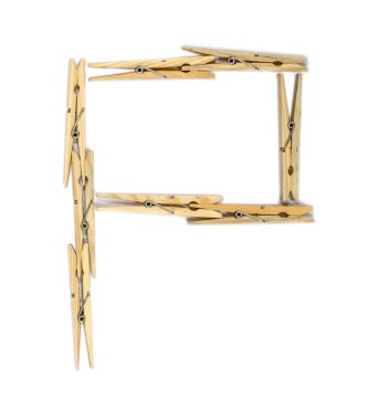 Clothespins form harf P