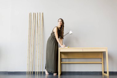 genç ve güzel kadın