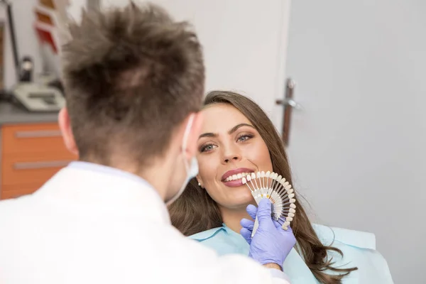 Verificação dentária profissional — Fotografia de Stock