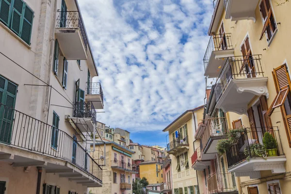 Traditionella färgglada italienska hus — Stockfoto