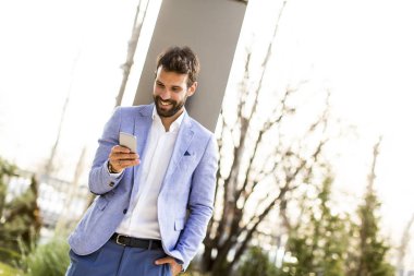 Bir cep telefonu kullanarak Mman