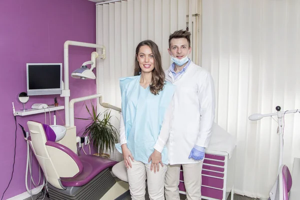 Paciente fazendo exame dentário — Fotografia de Stock