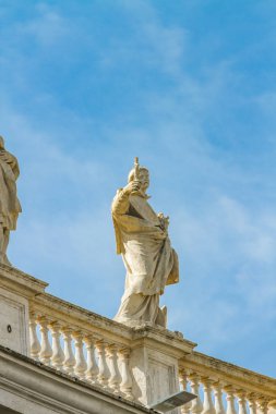 Saint Peter Meydanı Vatikan'heykeli