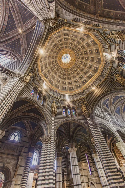 Siena cathedral interior — Stock Photo, Image