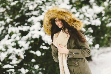Bir kürk kız kış Park kadınla