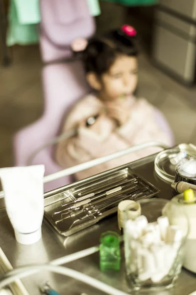 Little girl at the dentist checkup — Stock Photo, Image