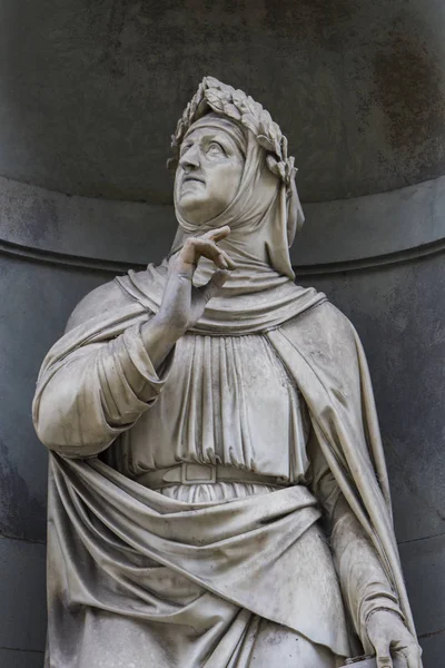 Socha Francesco Petrarka ve Florencii — Stock fotografie