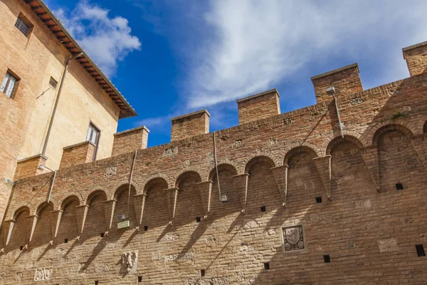 Palazzo Chigi Saracini in Siena — Stockfoto