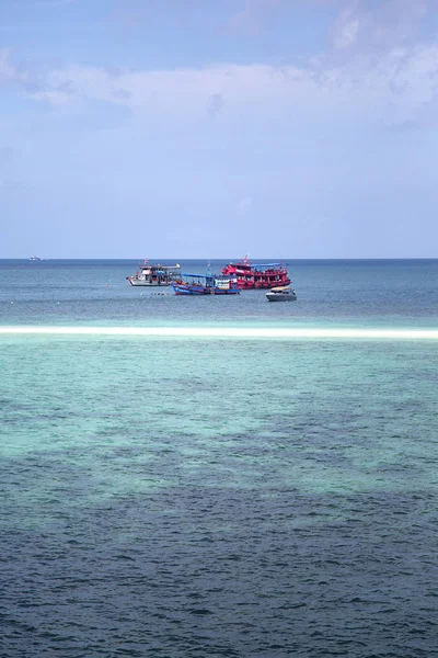 Barcos de la isla de Koh Nangyuan —  Fotos de Stock