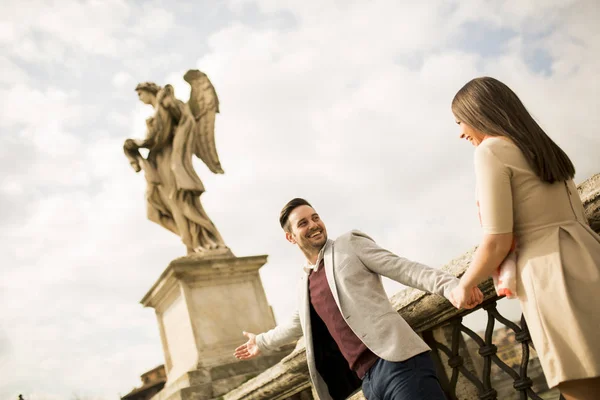 Casal feliz em Roma — Fotografia de Stock