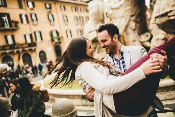 Щасливі пари, в Римі — стокове фото