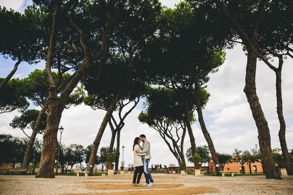 Joyeux couple à Rome — Photo