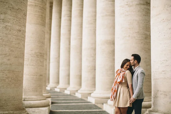 Casal feliz em Roma — Fotografia de Stock