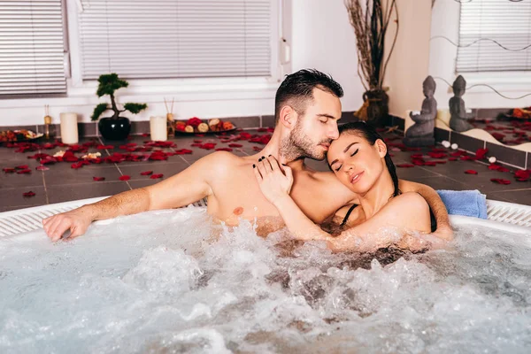 Loving couple in the wellness center — Stock Photo, Image