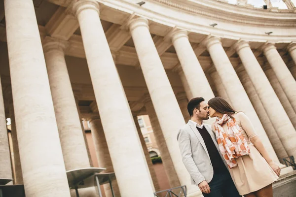 Casal feliz em Roma — Fotografia de Stock