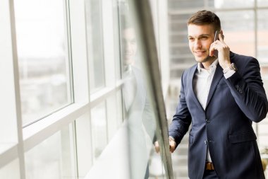 işadamı ile smartphone ofis