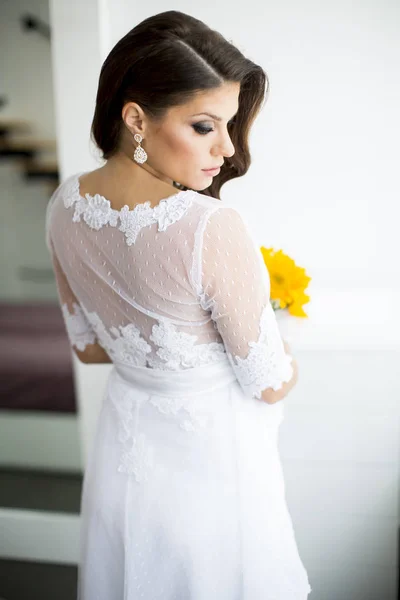 Young pregnant bride — Stock Photo, Image