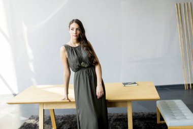 genç ve güzel kadın