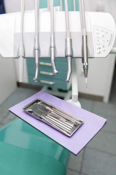 牙科器械组 — 图库照片