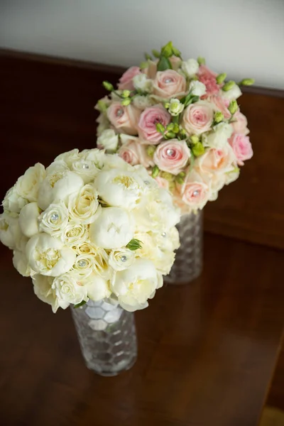 Decoración de la boda de flores en la mesa —  Fotos de Stock