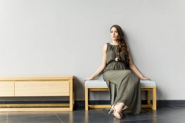 genç ve güzel kadın