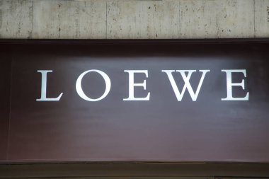 Loewe mağaza Vitrini