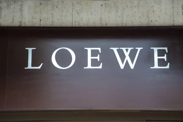 Escaparate tienda Loewe — Foto de Stock