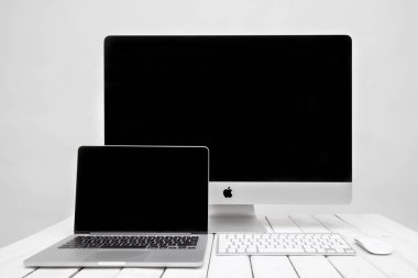 MacBook laptop ve imac bilgisayar