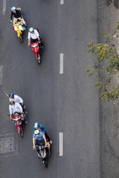 Mensen op de straat van Ho Chi Minh — Stockfoto