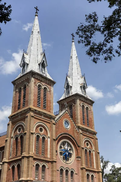 巴黎圣母院大教堂大教堂的西贡 — 图库照片