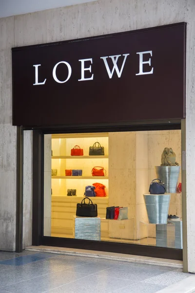 Loewe mağaza Vitrini — Stok fotoğraf