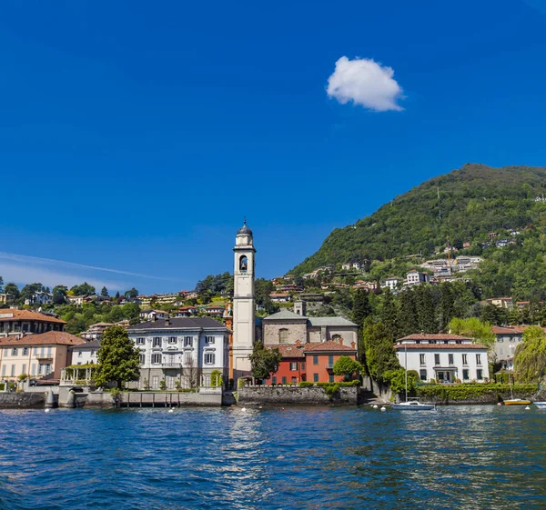 Ciudad de Cernobbio en el lago Como en Italia —  Fotos de Stock