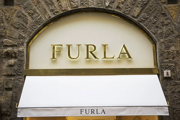 在佛罗伦萨 Furla 商店 — 图库照片