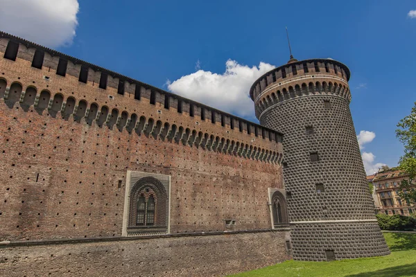 Sforza kasteel in Milaan, Italië — Stockfoto