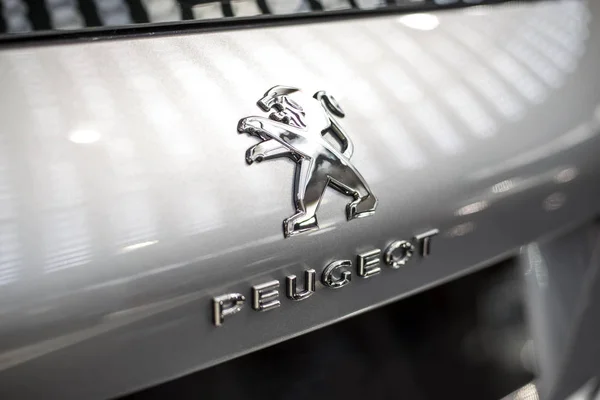 Peugeot coche en la exposición — Foto de Stock